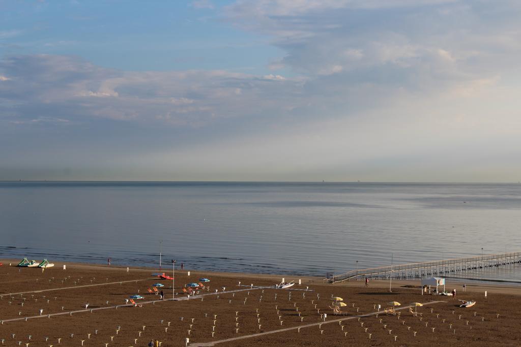 Hotel Grand Meeting Rimini Luaran gambar