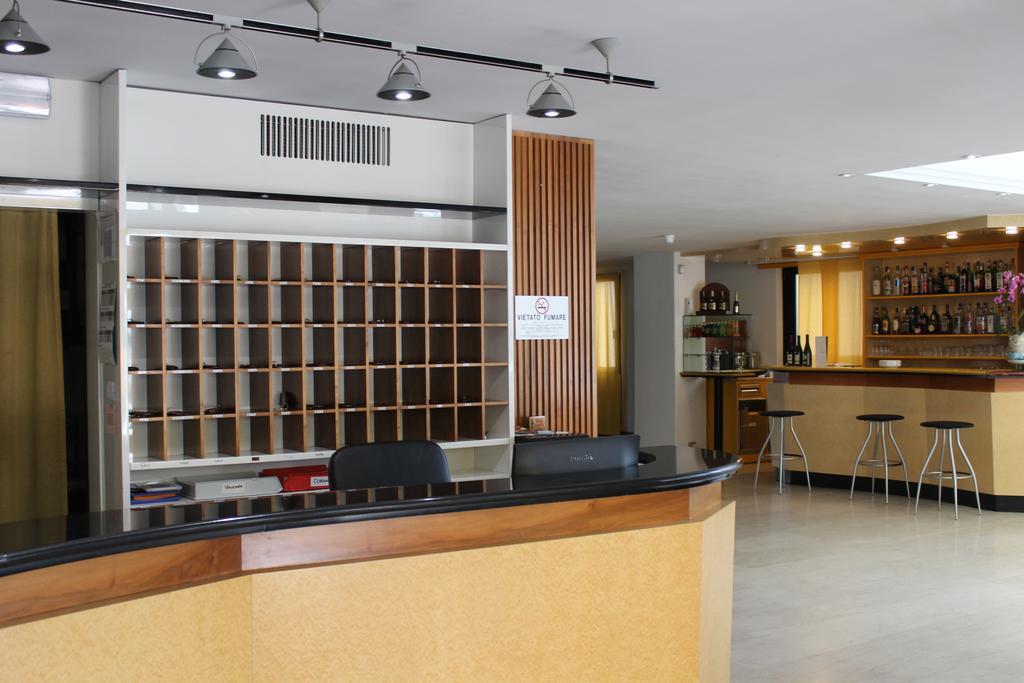 Hotel Grand Meeting Rimini Luaran gambar